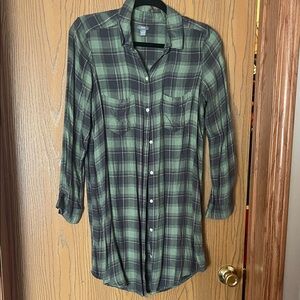 Aerie Long Green Plaid Button-Down Shirt